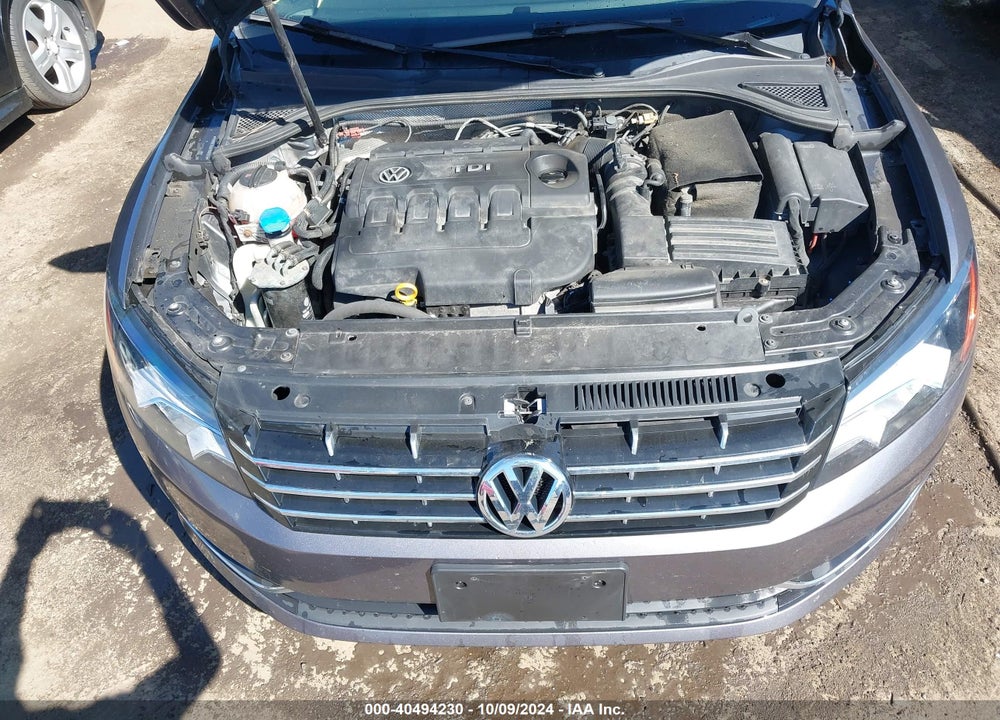 2015 VOLKSWAGEN PASSAT 2.0L TDI SE VIN: 1VWBV7A34FC062551