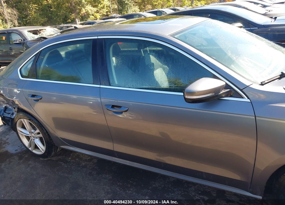 2015 VOLKSWAGEN PASSAT 2.0L TDI SE VIN: 1VWBV7A34FC062551