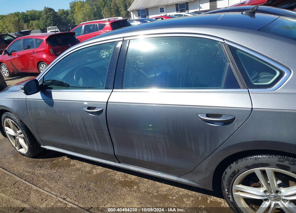 2015 VOLKSWAGEN PASSAT 2.0L TDI SE VIN: 1VWBV7A34FC062551