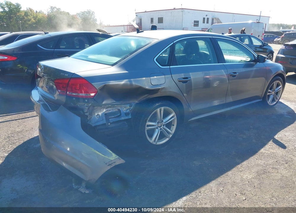 2015 VOLKSWAGEN PASSAT 2.0L TDI SE VIN: 1VWBV7A34FC062551