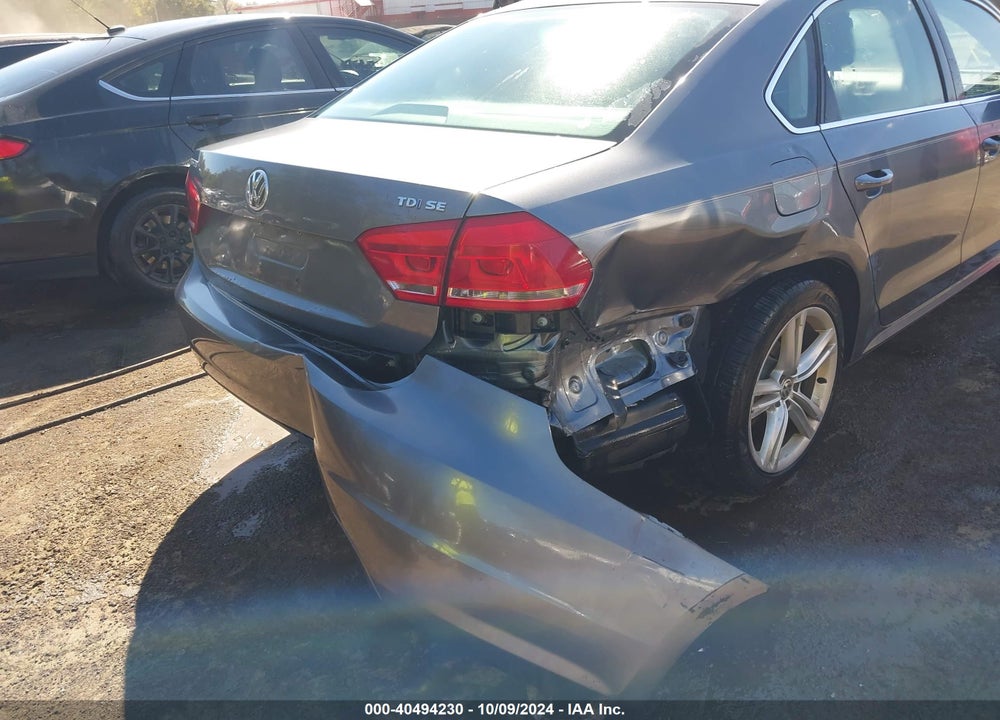 2015 VOLKSWAGEN PASSAT 2.0L TDI SE VIN: 1VWBV7A34FC062551