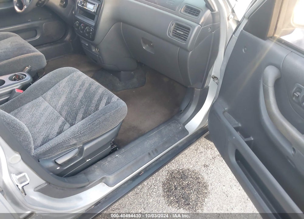 2000 HONDA CR-V LX VIN: JHLRD2846YC000709