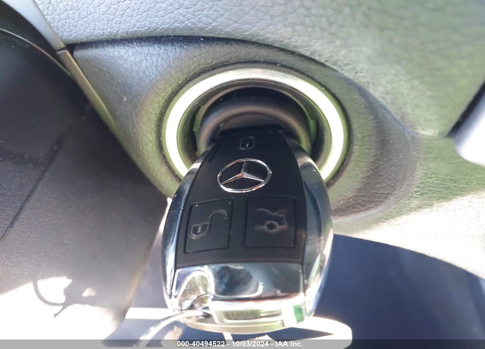 2014 MERCEDES-BENZ C 250 LUXURY/SPORT VIN: WDDGF4HB1EA947145