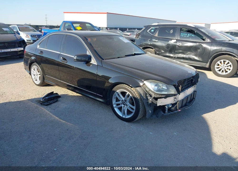 2014 MERCEDES-BENZ C 250 LUXURY/SPORT VIN: WDDGF4HB1EA947145