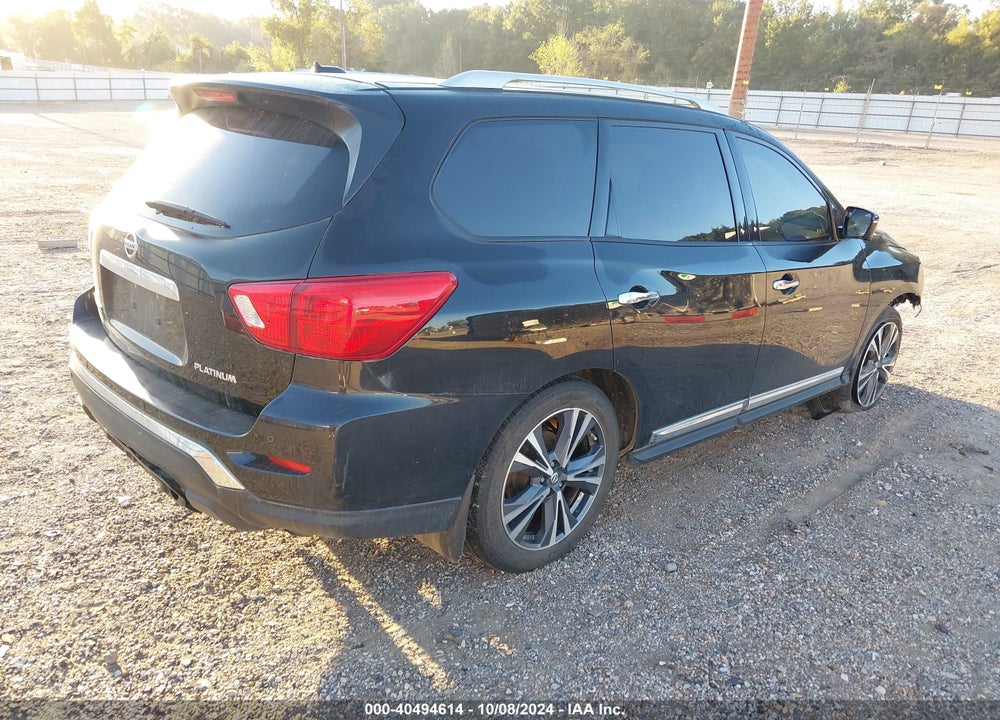 2017 NISSAN PATHFINDER PLATINUM VIN: 5N1DR2MN0HC634813