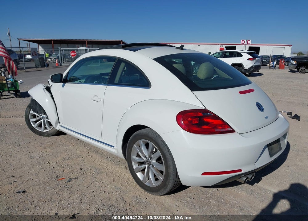 2014 VOLKSWAGEN BEETLE 2.0L TDI VIN: 3VWJL7AT7EM614896