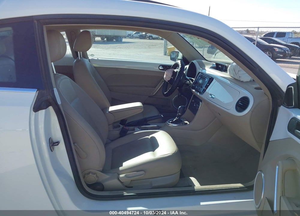 2014 VOLKSWAGEN BEETLE 2.0L TDI VIN: 3VWJL7AT7EM614896