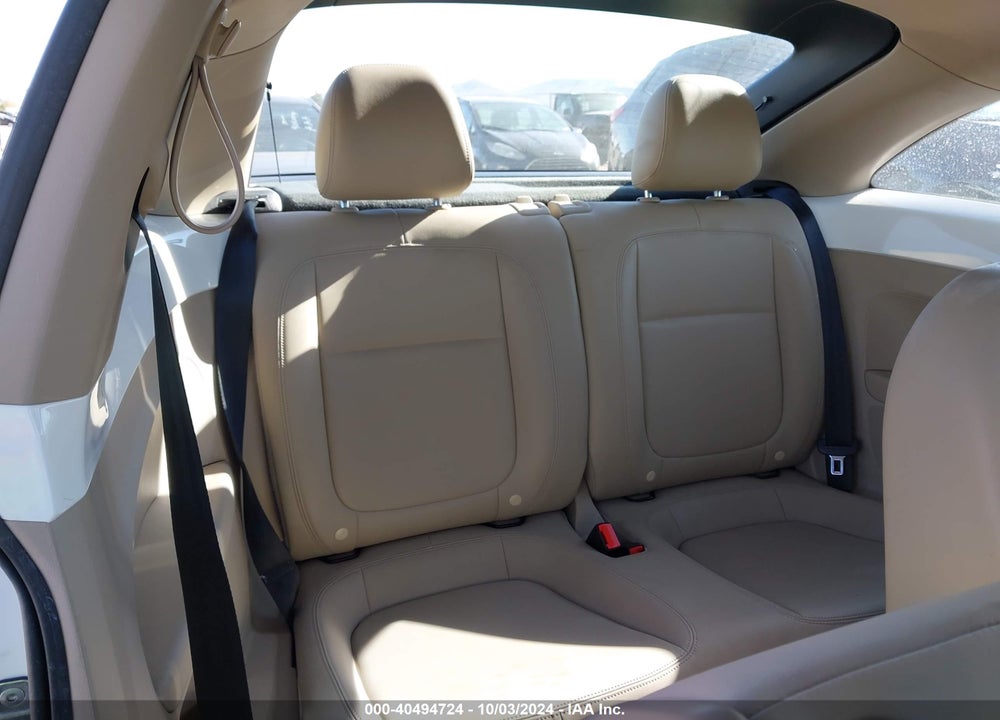 2014 VOLKSWAGEN BEETLE 2.0L TDI VIN: 3VWJL7AT7EM614896