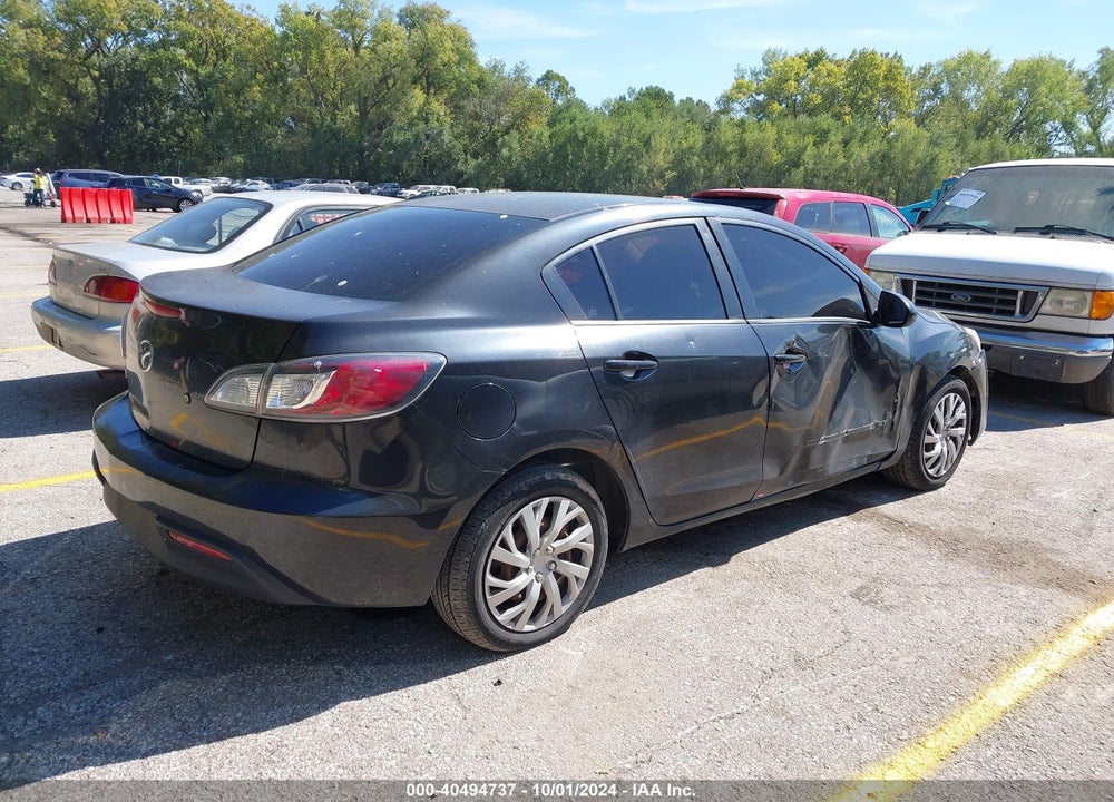 2011 MAZDA 3 I SPORT VIN: JM1BL1UF1B1417306