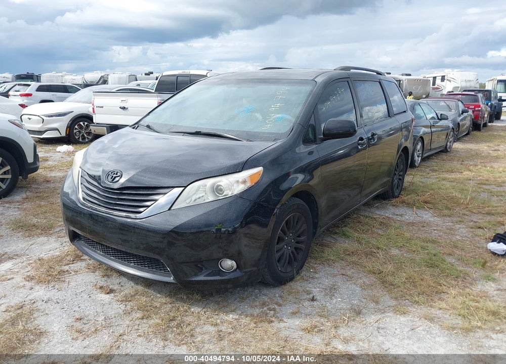 2014 TOYOTA SIENNA XLE V6 8 PASSENGER VIN: 5TDYK3DC1ES408515