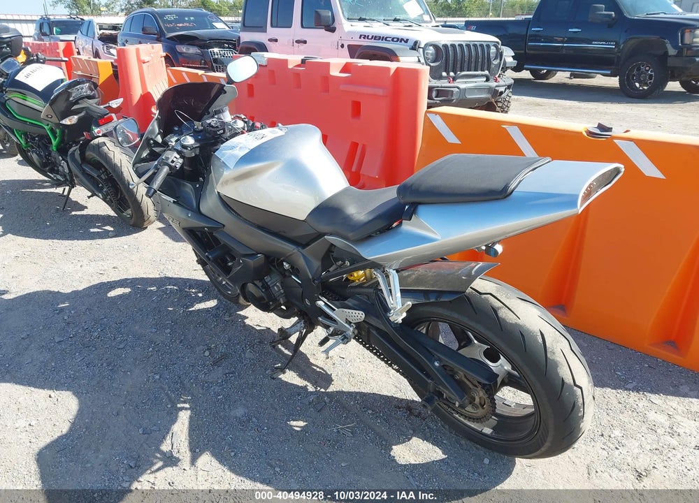 2002 YAMAHA YZFR1 VIN: JYARN10E02A000177