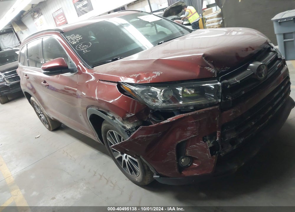 2017 TOYOTA HIGHLANDER SE VIN: 5TDKZRFH9HS522425