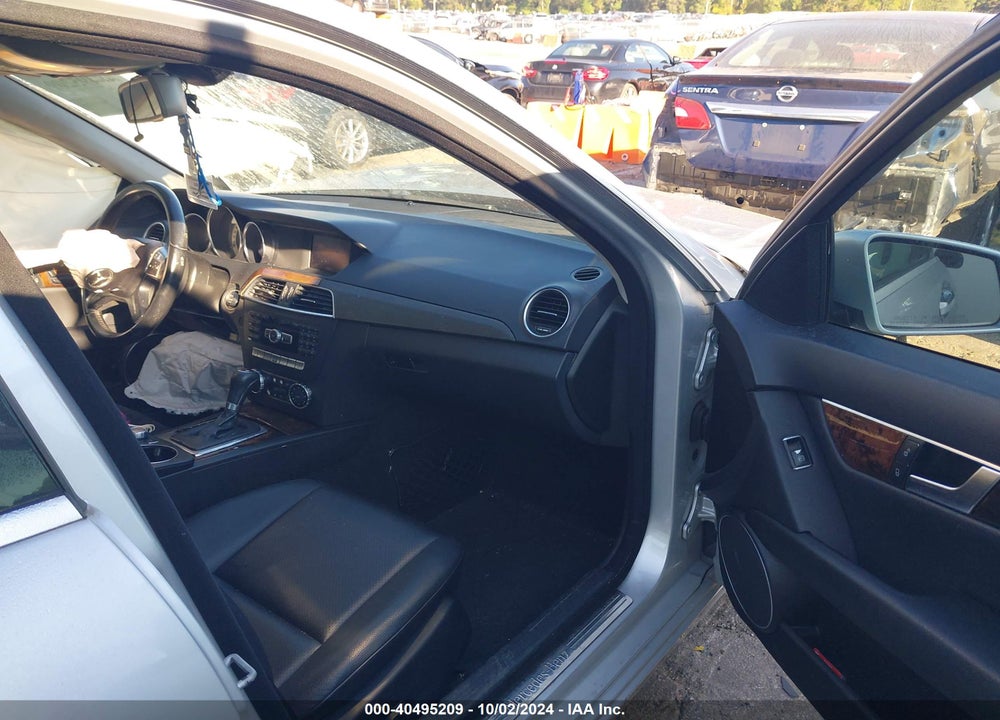 2014 MERCEDES-BENZ C 250 LUXURY/SPORT VIN: WDDGF4HBXEG253213