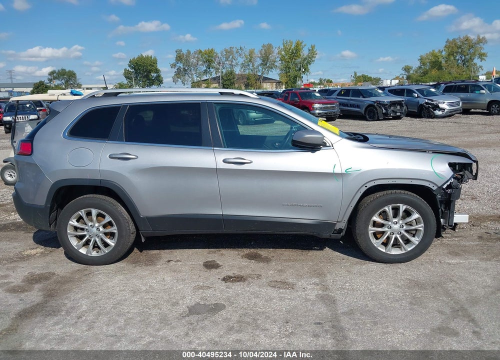 2019 JEEP CHEROKEE LATITUDE FWD VIN: 1C4PJLCBXKD120541