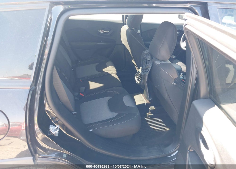 2016 JEEP CHEROKEE VIN: 1C4PJLAB1GW324322