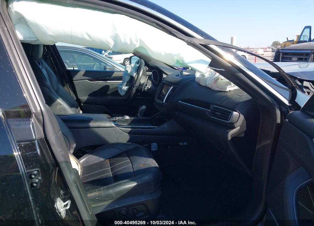 2018 MASERATI LEVANTE VIN: ZN661XUS8JX268510
