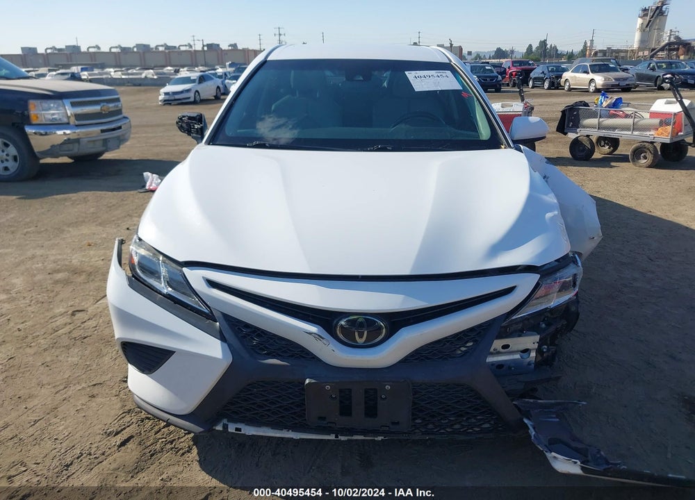 2018 TOYOTA CAMRY SE VIN: 4T1B11HK0JU018151