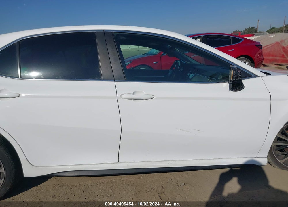 2018 TOYOTA CAMRY SE VIN: 4T1B11HK0JU018151