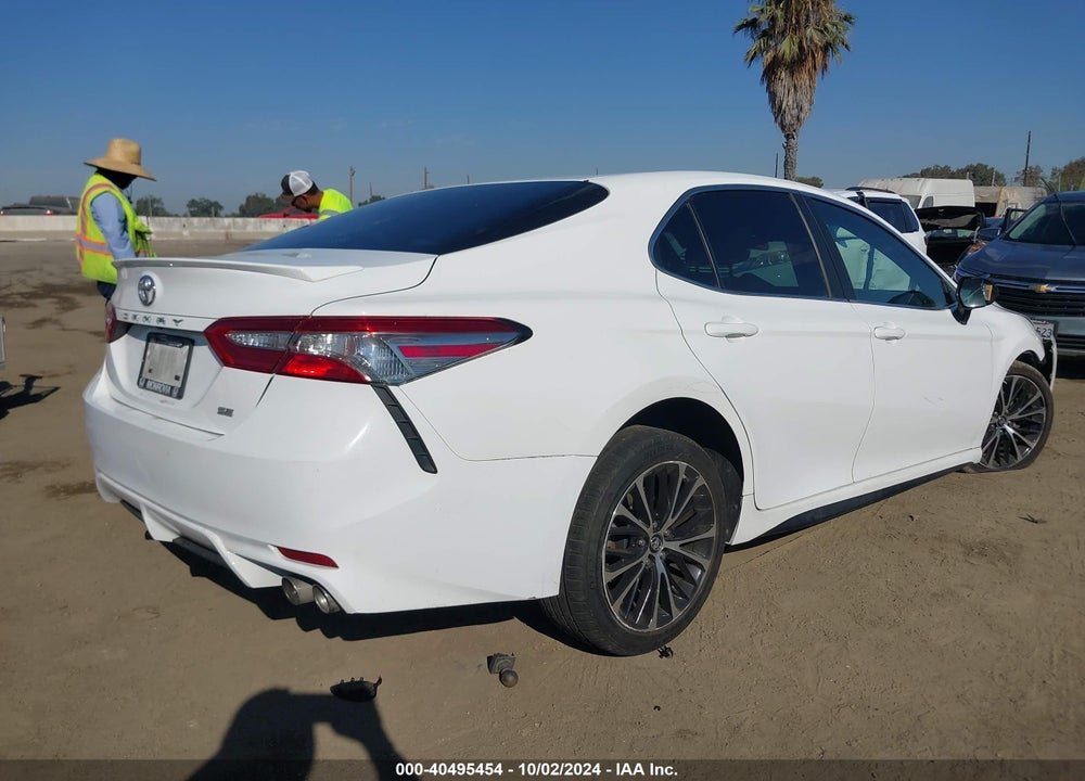 2018 TOYOTA CAMRY SE VIN: 4T1B11HK0JU018151