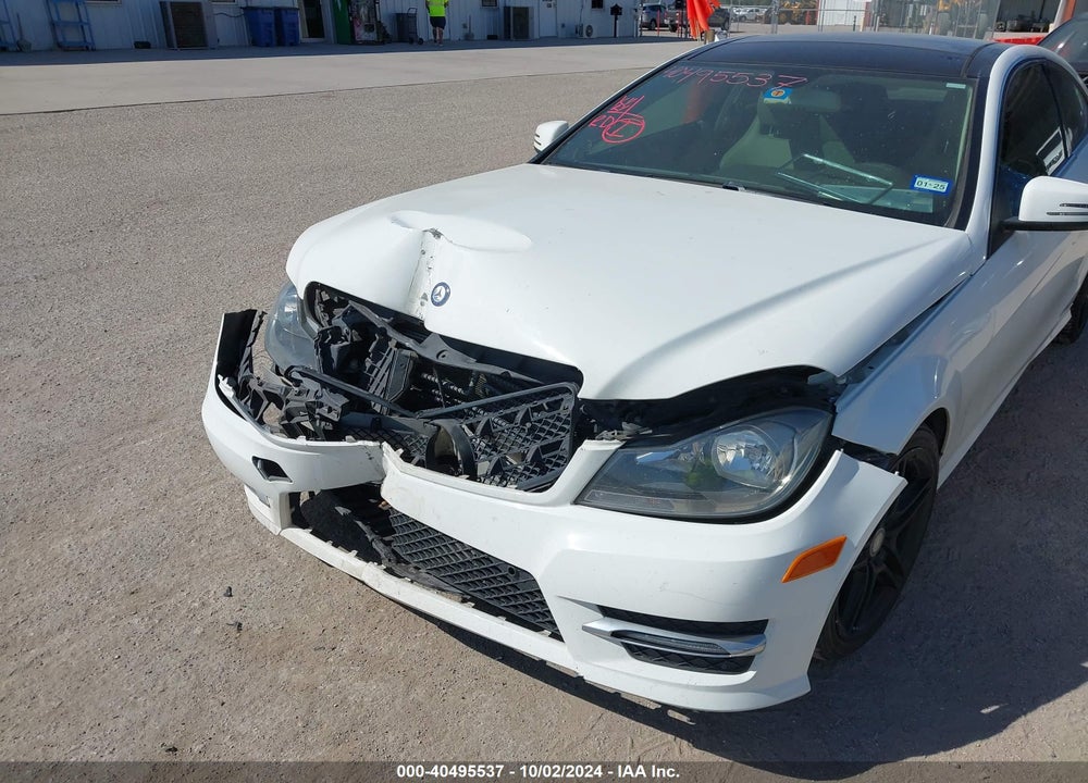 2015 MERCEDES-BENZ C VIN: WDDGJ4HB1FG403788