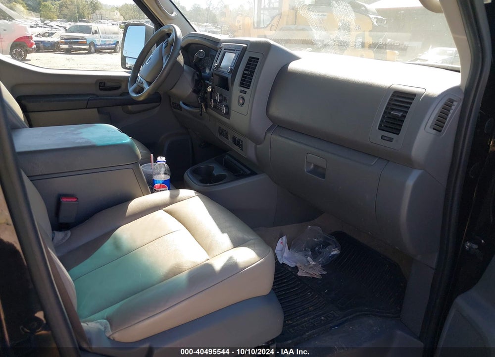 2018 NISSAN NV PASSENGER NV3500 HD SL V8 VIN: 5BZAF0AA7JN850321