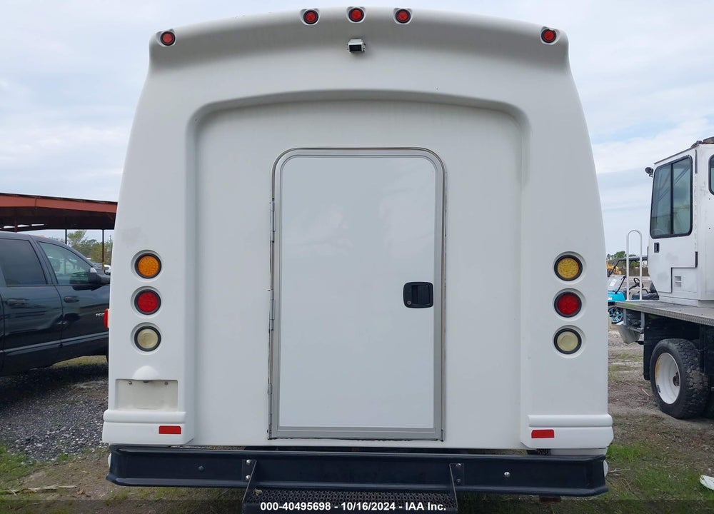 2006 FORD E-450 CUTAWAY VIN: 1FDXE45SX6DA06290