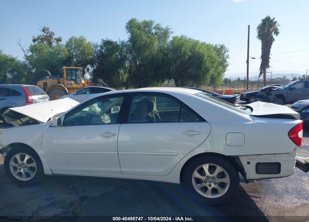 2004 TOYOTA CAMRY LE/XLE VIN: JTDBE32K240266040