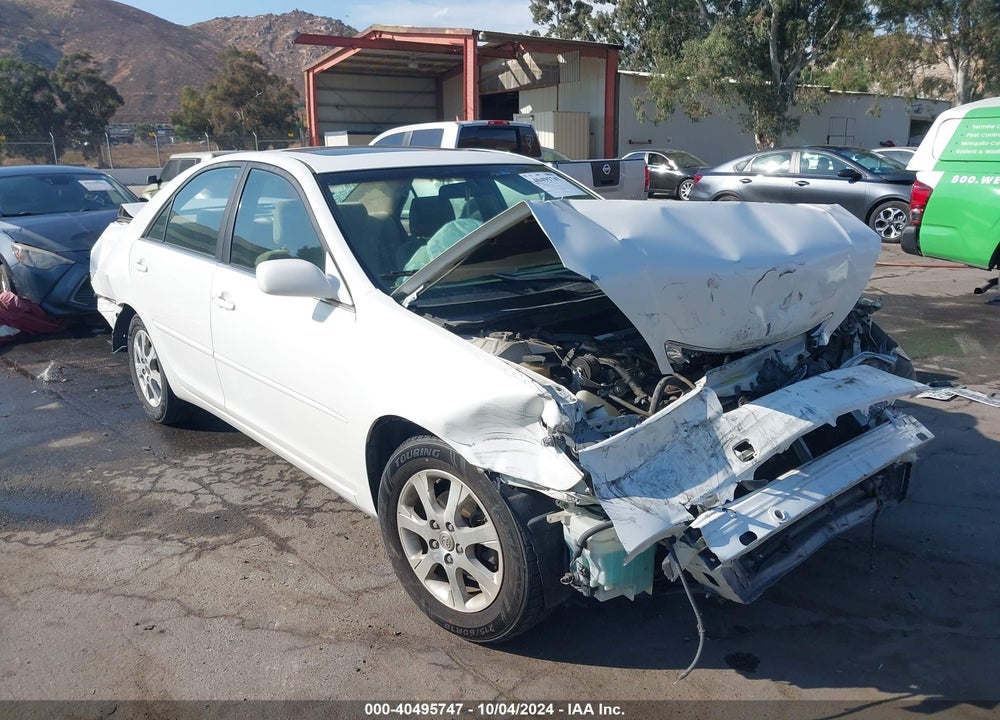 2004 TOYOTA CAMRY LE/XLE VIN: JTDBE32K240266040