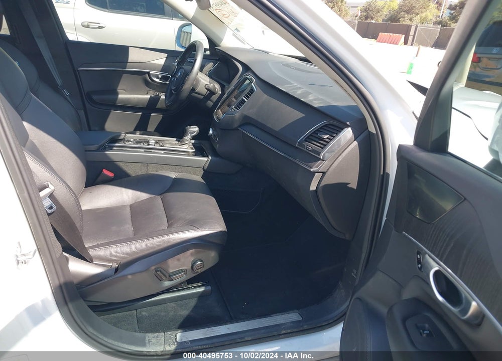 2020 VOLVO XC90 T5 MOMENTUM 7 PASSENGER VIN: YV4102CK6L1537237
