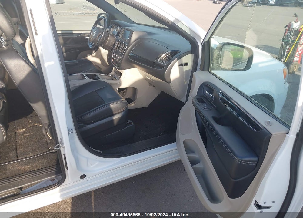 2019 DODGE GRAND CARAVAN SXT VIN: 2C4RDGCG8KR761123