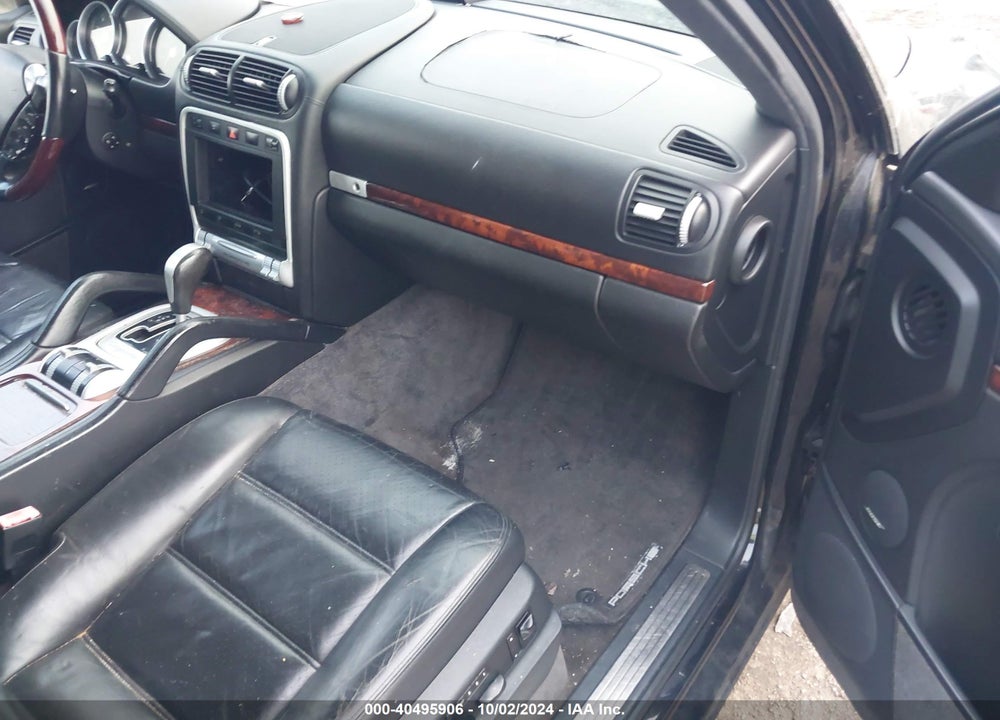 2005 PORSCHE CAYENNE TURBO VIN: WP1AC29P95LA91071