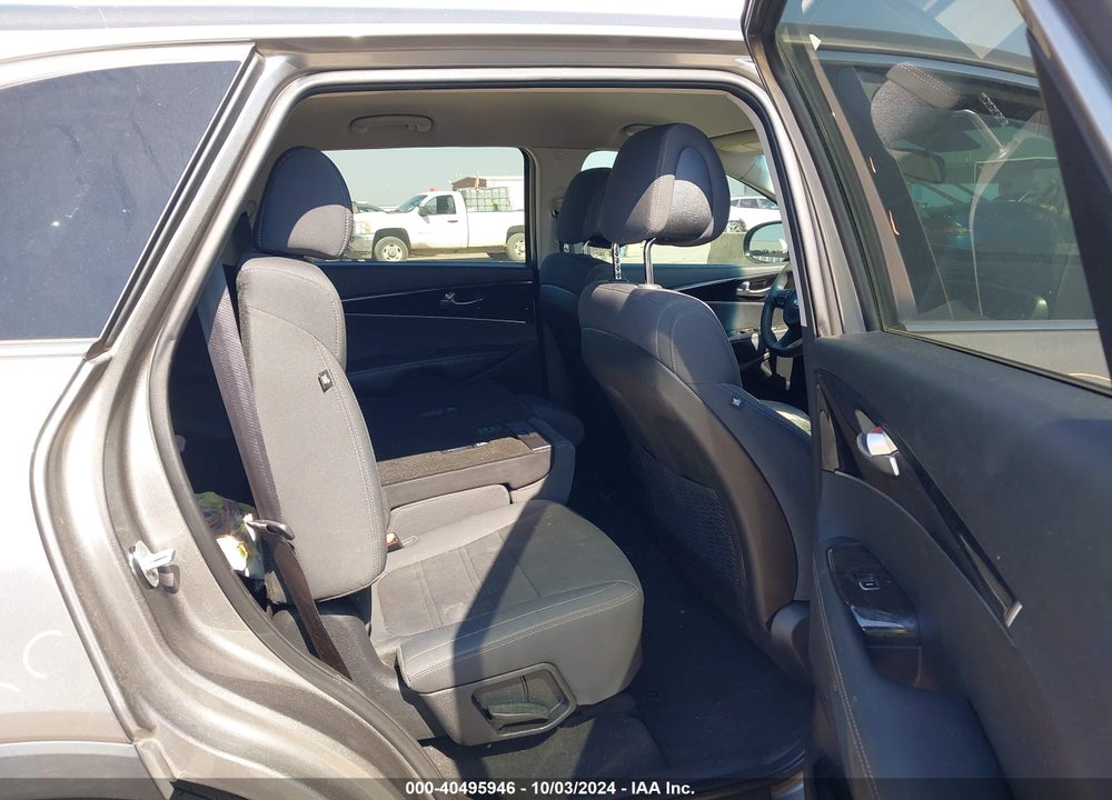 2016 KIA SORENTO 2.4L L VIN: 5XYPG4A32GG024072