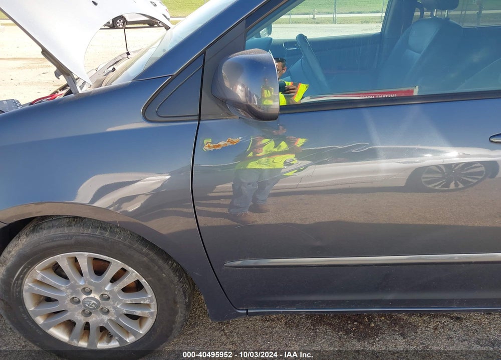 2007 TOYOTA SIENNA XLE VIN: 5TDZK22CX7S068060