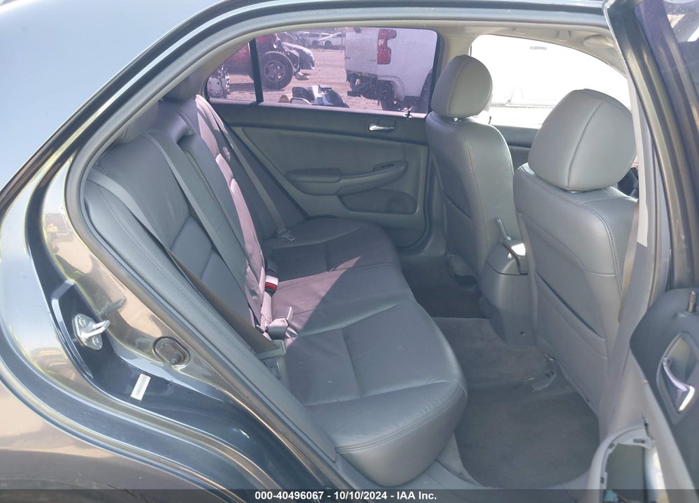 2003 HONDA ACCORD 2.4 EX VIN: JHMCM56683C070499