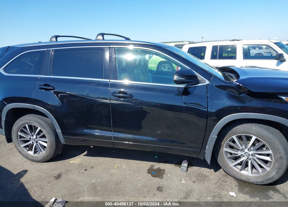 2017 TOYOTA HIGHLANDER XLE VIN: 5TDJZRFH7HS430158