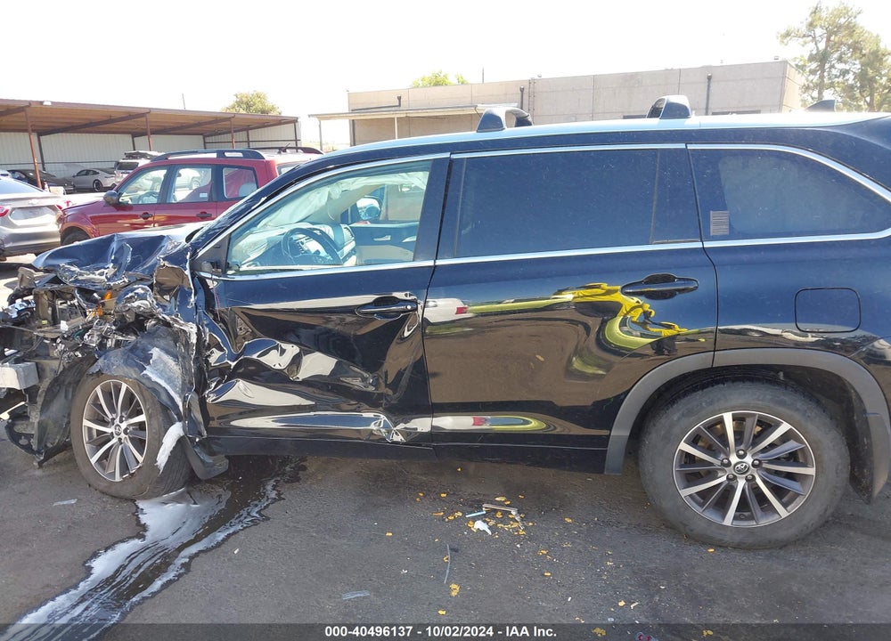 2017 TOYOTA HIGHLANDER XLE VIN: 5TDJZRFH7HS430158