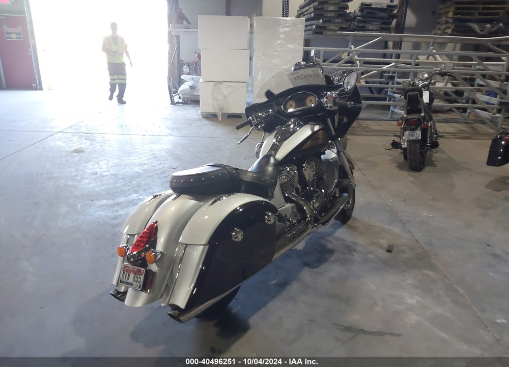 2016 INDIAN MOTORCYCLE CO. CHIEFTAIN VIN: 56KTCAAA9G3340882