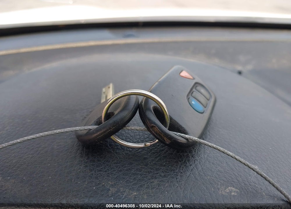 2011 KIA SORENTO LX VIN: 5XYKTCA14BG162834
