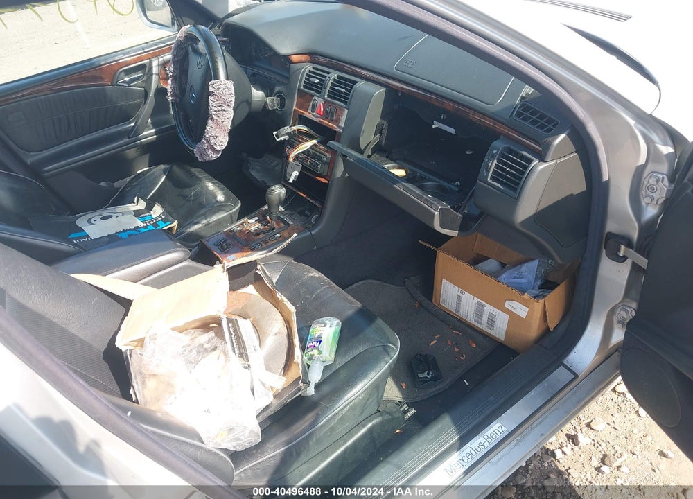2000 MERCEDES-BENZ E 430 4M VIN: WDBJF83J8YX032394
