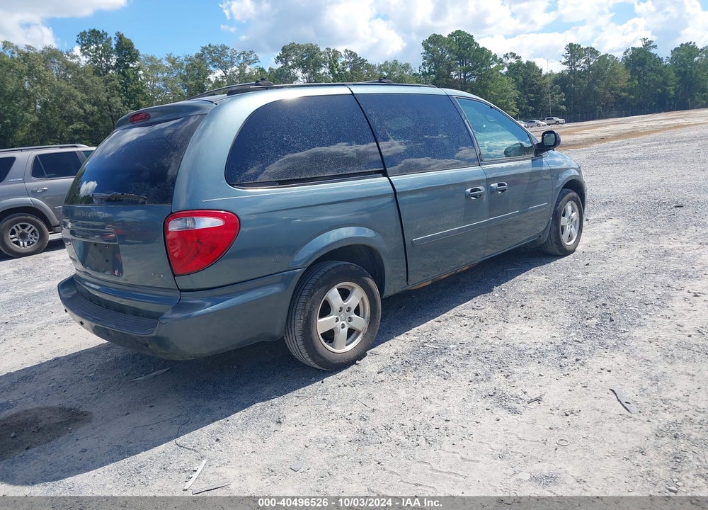 2005 DODGE GRAND CARAVAN SXT VIN: 2D4GP44L85R204602