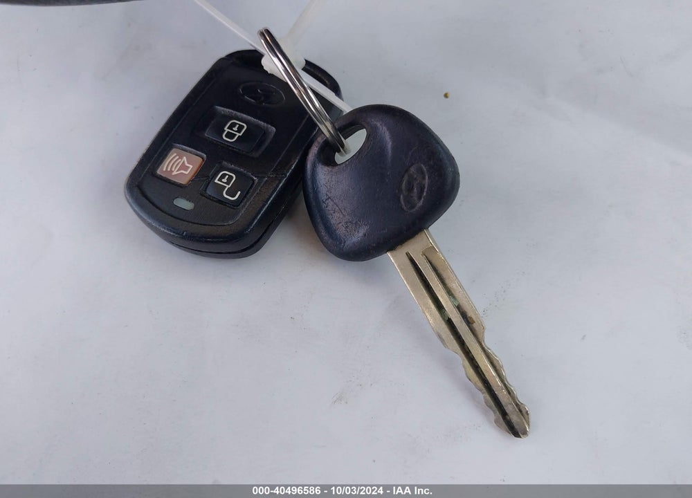 2005 HYUNDAI ELANTRA GLS/GT VIN: KMHDN46D95U958618