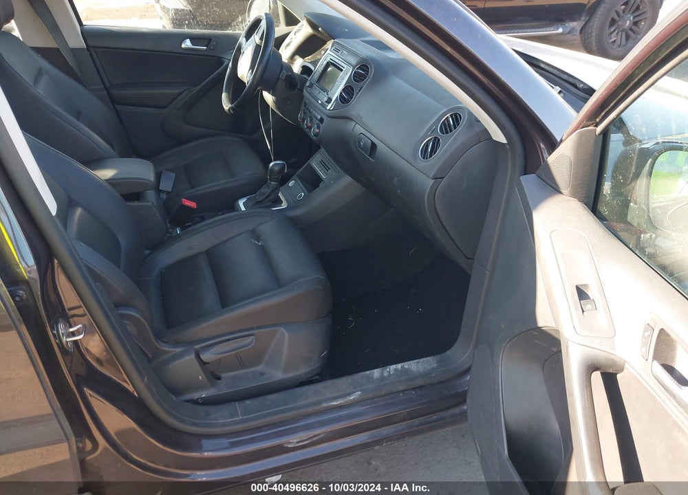2016 VOLKSWAGEN TIGUAN S VIN: WVGBV7AX3GW583701