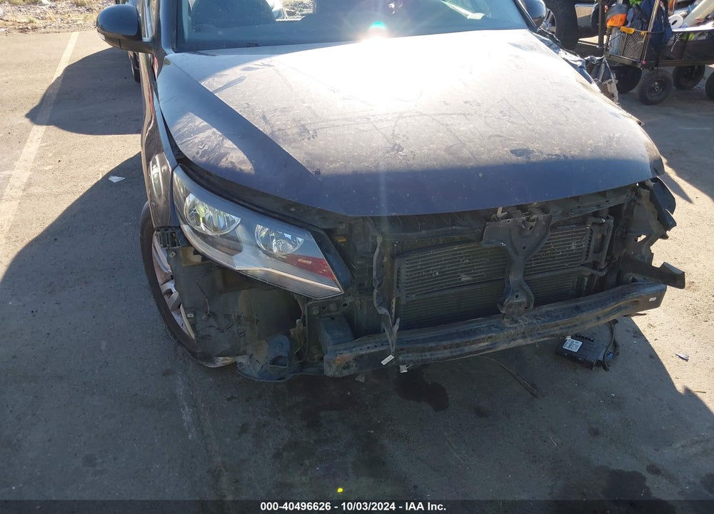 2016 VOLKSWAGEN TIGUAN S VIN: WVGBV7AX3GW583701