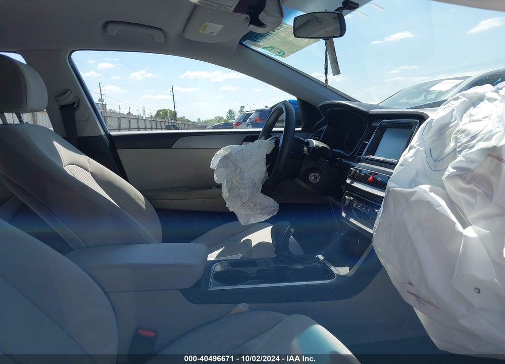 2018 HYUNDAI SONATA SE VIN: 5NPE24AF2JH639057
