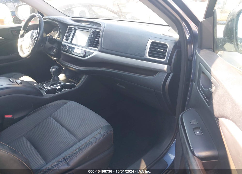 2016 TOYOTA HIGHLANDER LE PLUS V6 VIN: 5TDBKRFH1GS325526