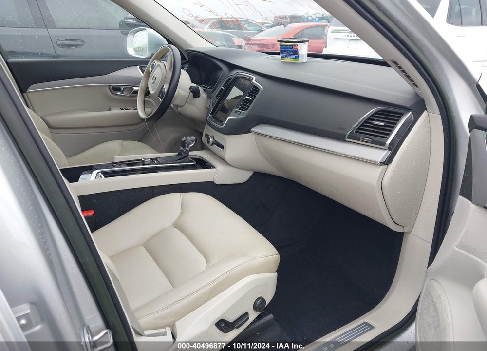 2022 VOLVO XC90 T5 MOMENTUM 7 PASSENGER VIN: YV4102CK8N1867724