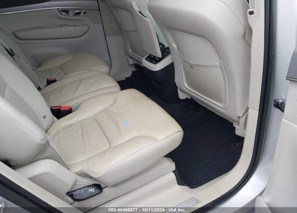2022 VOLVO XC90 T5 MOMENTUM 7 PASSENGER VIN: YV4102CK8N1867724