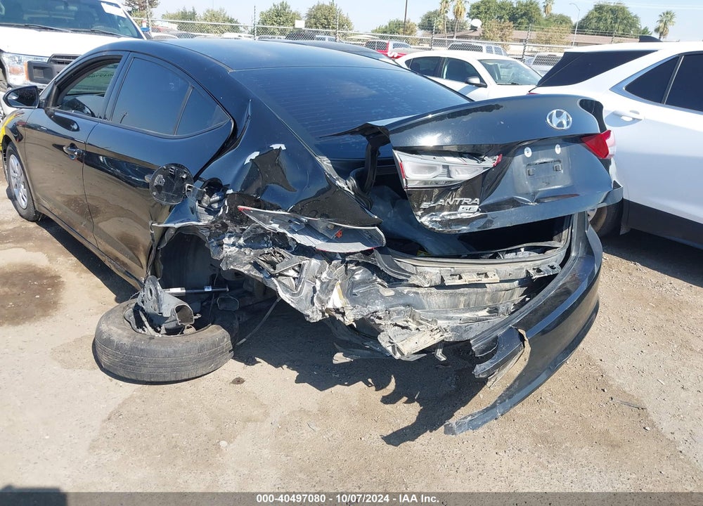 2018 HYUNDAI ELANTRA SE VIN: 5NPD74LF9JH278338