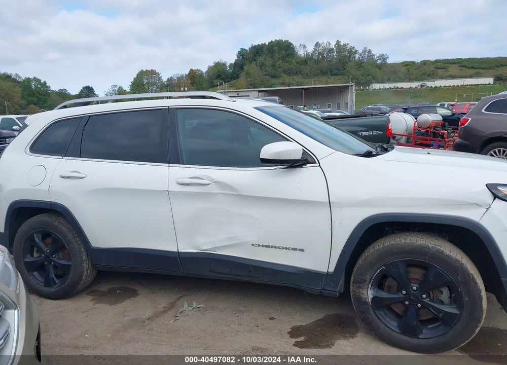 2016 JEEP CHEROKEE LATITUDE VIN: 1C4PJMCBXGW118001