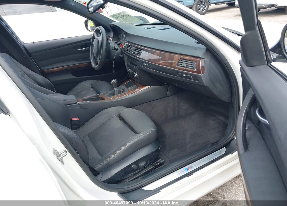 2011 BMW 335I VIN: WBAPM5C52BE435595